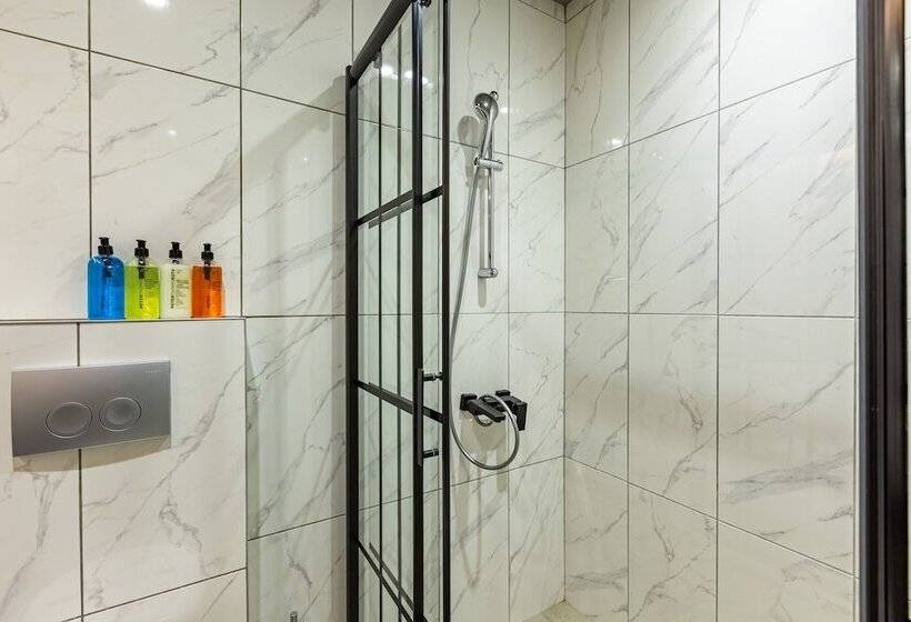 اتاق سوپریور سه تخته, Seraglio Hotel & Suites