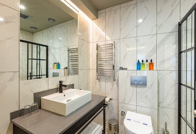 اتاق سوپریور سه تخته, Seraglio Hotel & Suites