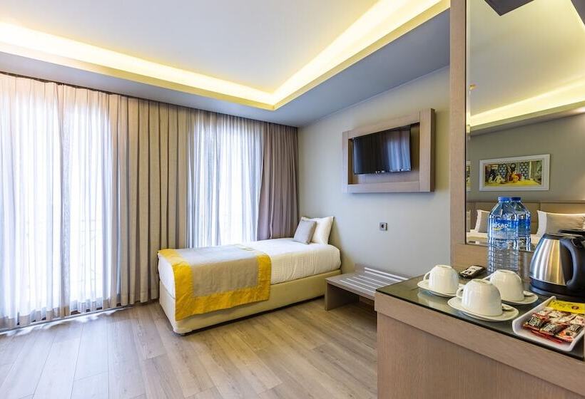 اتاق سوپریور سه تخته, Seraglio Hotel & Suites