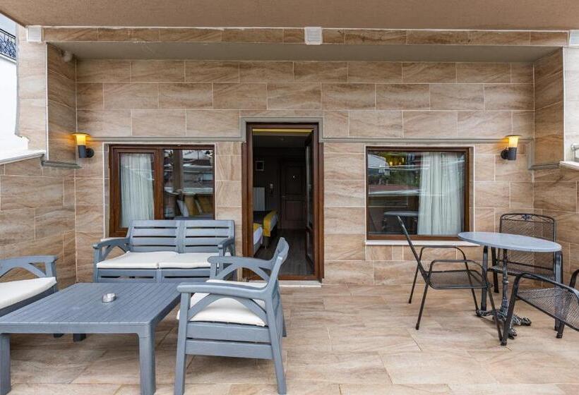 اتاق لوکس با تراس, Seraglio Hotel & Suites