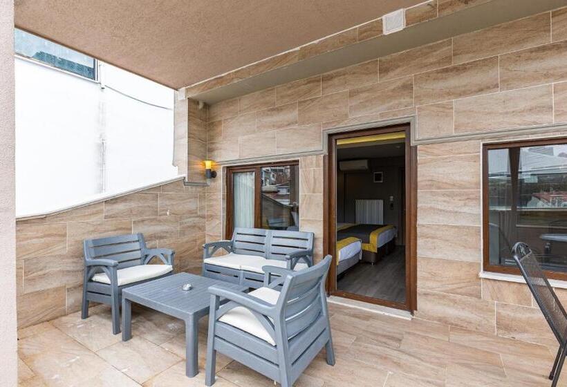 اتاق لوکس با تراس, Seraglio Hotel & Suites