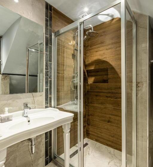 آپارتمان 3 خوابه, Seraglio Hotel & Suites