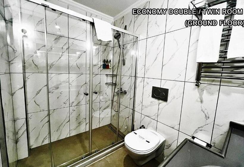 اتاق اکونومی, Seraglio Hotel & Suites
