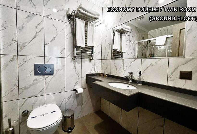 اتاق اکونومی, Seraglio Hotel & Suites