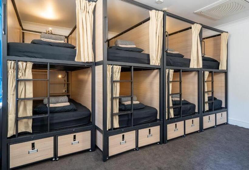 Кровать в Общей Комнате, Tequila Sunrise Hostel Adelaide