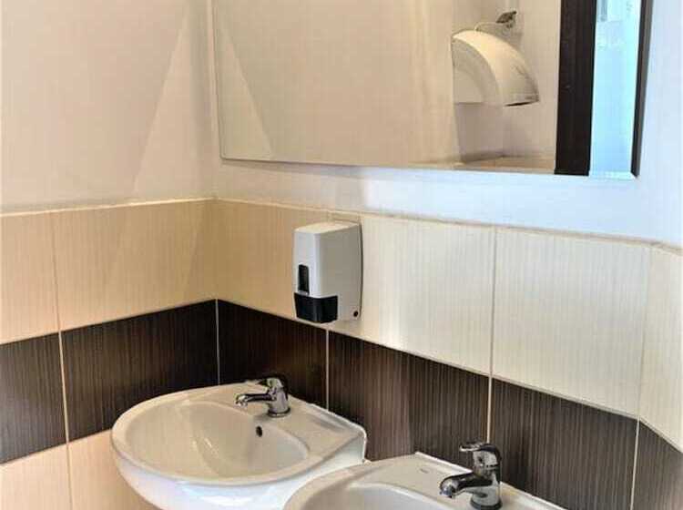 Трехместный Номер Стандарт Совместная Ванная, Absynt Hostel Wrocław