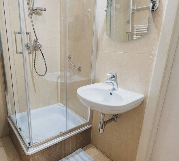 Quarto Economy, Cybulskiego Guest Rooms