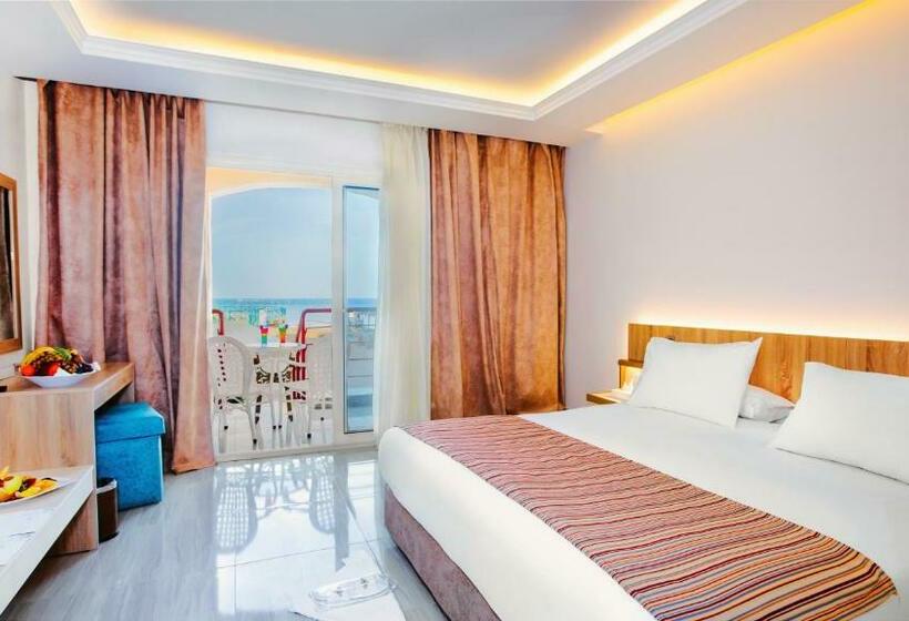 اتاق خانوادگی, Titanic Beach   Families And Couples Only