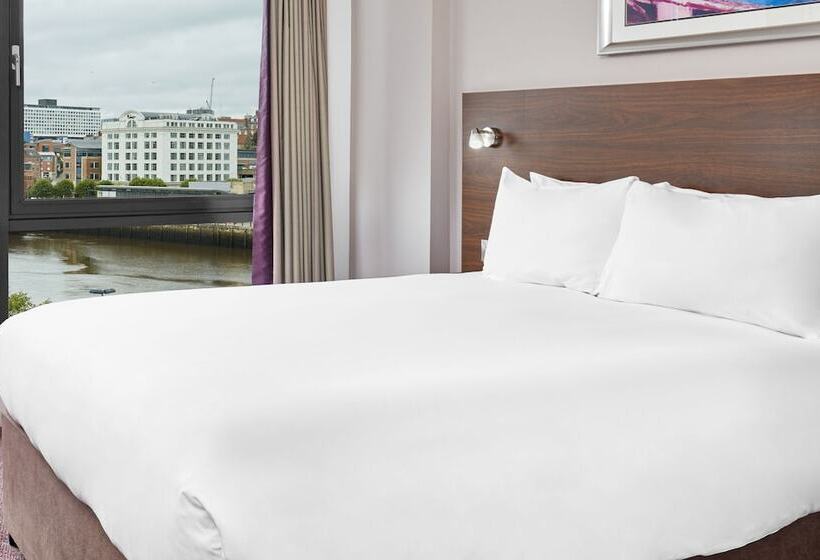 Номер Superior, Leonardo Newcastle Quayside