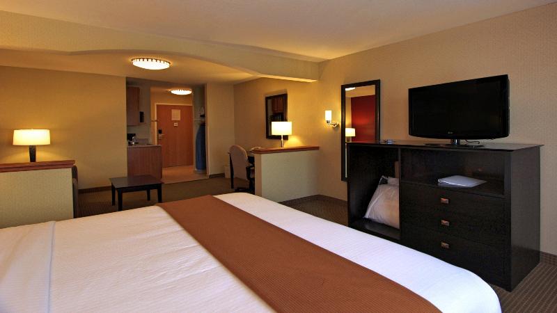 Стандартный Номер Кровать Кинг, Holiday Inn Express Hotel & Suites Defiance, An Ihg