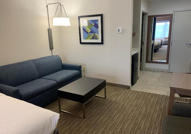 Люкс Кровать Кинг, Holiday Inn Express Hotel & Suites Franklin Oil City By Ihg