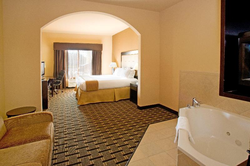 סוויטה מותאמת לאדם עם מוגבלויות, Holiday Inn Express Suites Beeville By Ihg