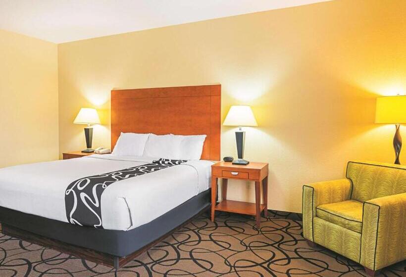 适合残疾人士使用的带超级大床的标准间, La Quinta By Wyndham Ft. Worth   Forest Hill, Tx