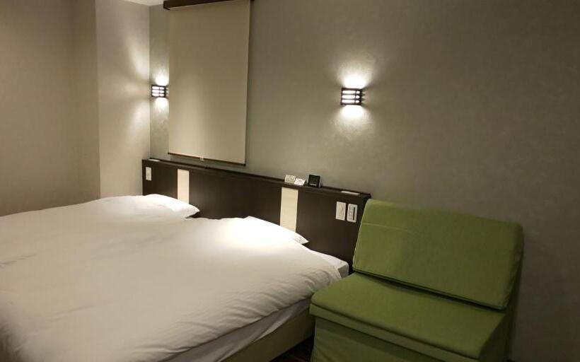 Номер Superior, Ueno First City