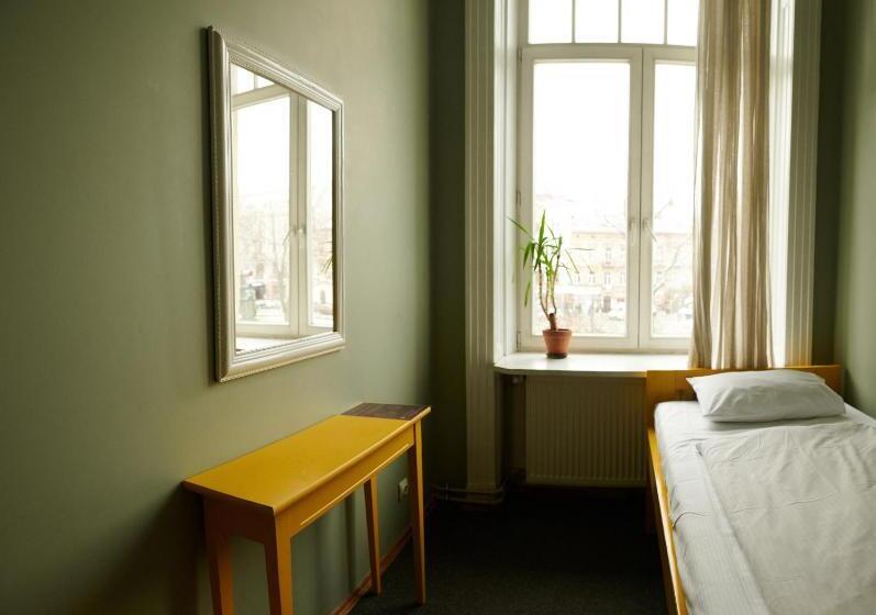 اتاق استاندارد, Old City Hostel
