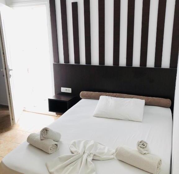 اتاق استاندارد چهار تخته, Villa Livadaros