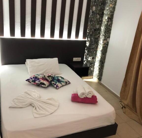 اتاق استاندارد چهار تخته, Villa Livadaros