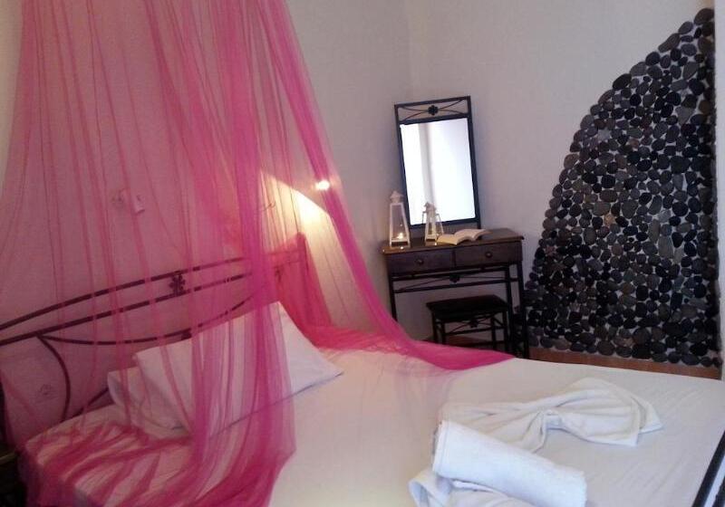 اتاق استاندارد چهار تخته, Villa Livadaros