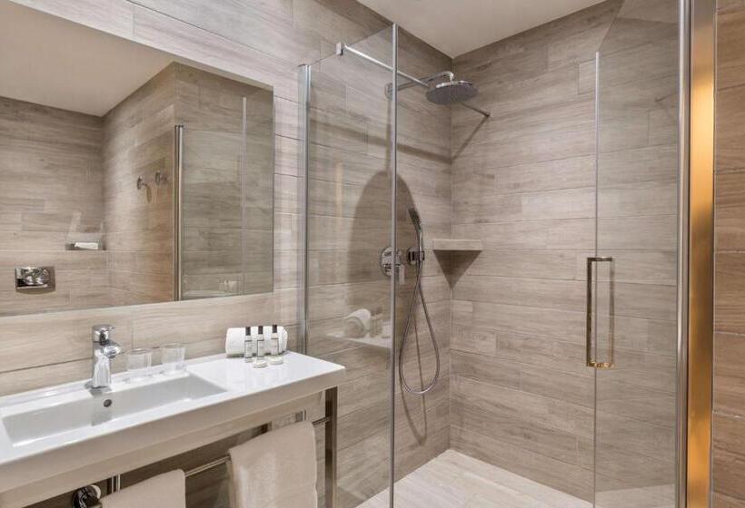 اتاق خانوادگی, Best Western Hotel Du Roy D Aragon