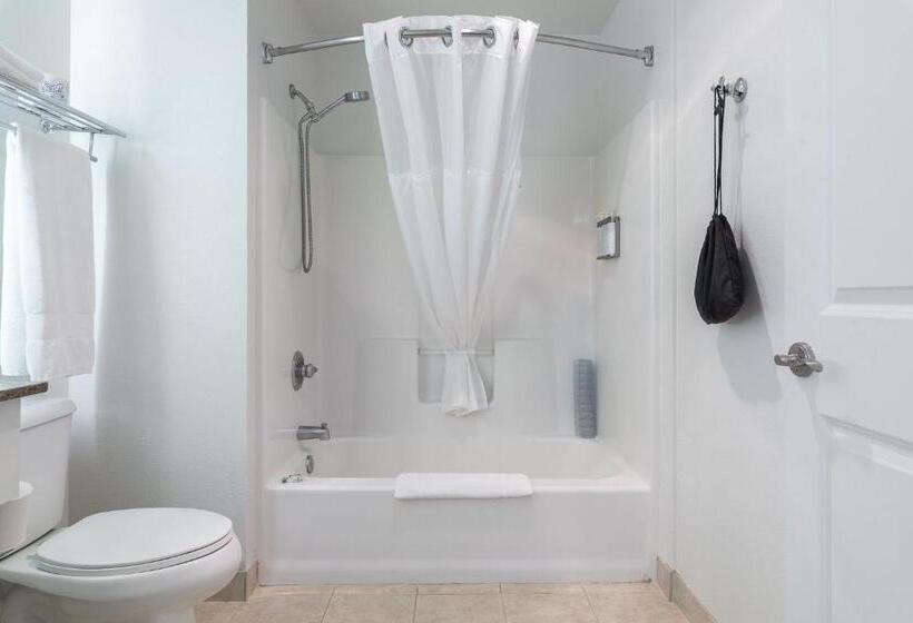 מיטת קינג בסוויטה, Marshall Suites