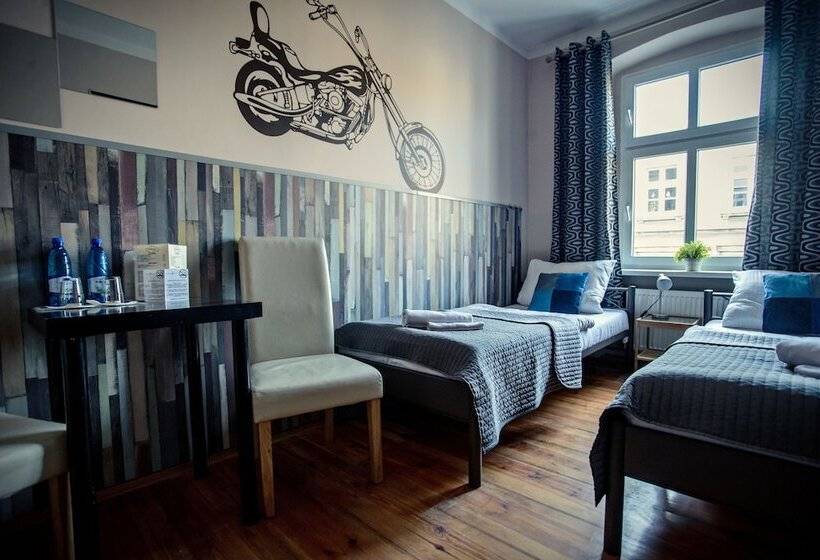 Номер Стандарт Совместная Ванная, Explorer Hostel & Apartment Stare Miasto Old Town 24h #don T Be A Tourist, Be An Explorer!