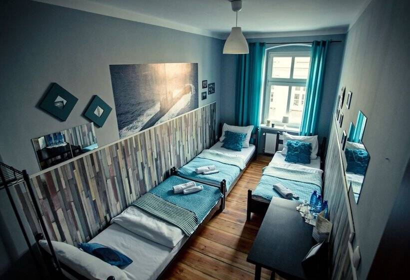 Трехместный Номер Стандарт Совместная Ванная, Explorer Hostel & Apartment Stare Miasto Old Town 24h #don T Be A Tourist, Be An Explorer!