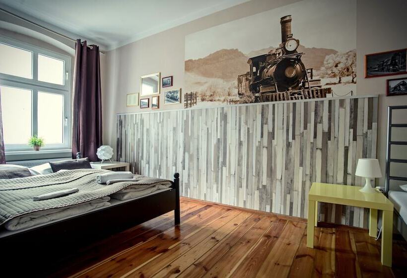 Номер Стандарт Трехместный, Explorer Hostel & Apartment Stare Miasto Old Town 24h #don T Be A Tourist, Be An Explorer!