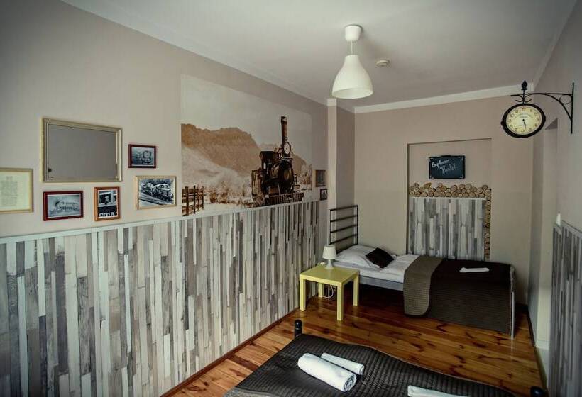 Номер Стандарт Трехместный, Explorer Hostel & Apartment Stare Miasto Old Town 24h #don T Be A Tourist, Be An Explorer!