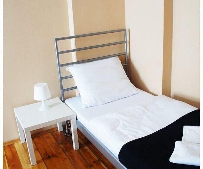 Номер Стандарт Трехместный, Explorer Hostel & Apartment Stare Miasto Old Town 24h #don T Be A Tourist, Be An Explorer!