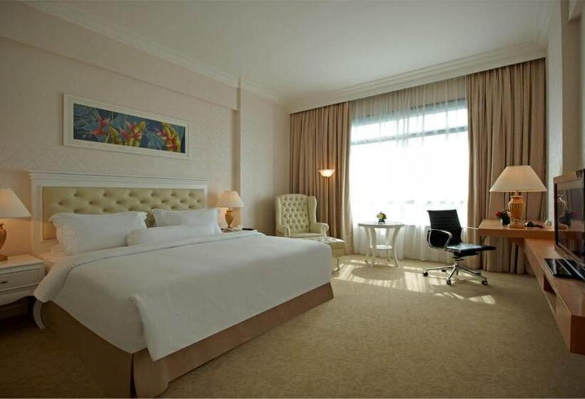 Номер Superior Кровать Кинг, Royale Chulan Damansara
