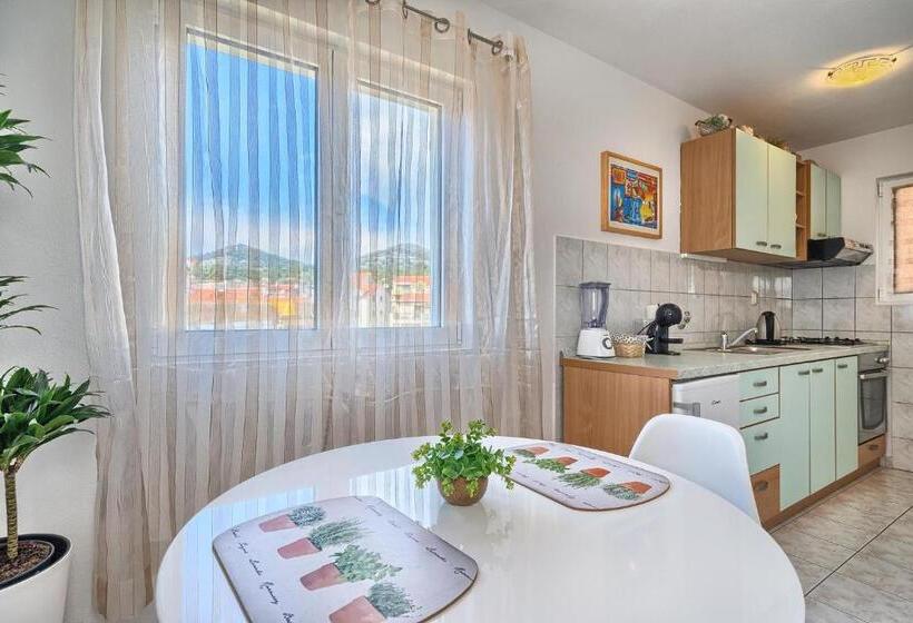 آپارتمان 1 خوابه با چشم‌انداز دریا, Apartments Irena