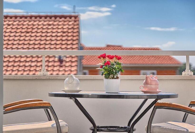 آپارتمان 1 خوابه با چشم‌انداز دریا, Apartments Irena