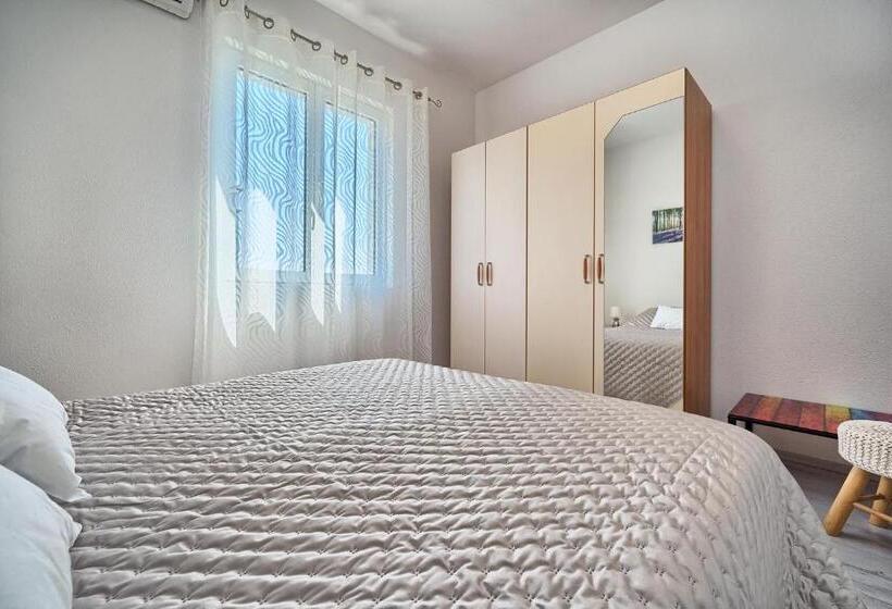آپارتمان راحتی 1 خوابه, Apartments Irena