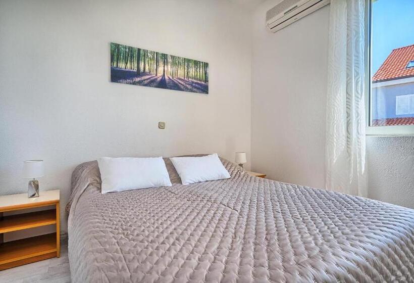آپارتمان راحتی 1 خوابه, Apartments Irena