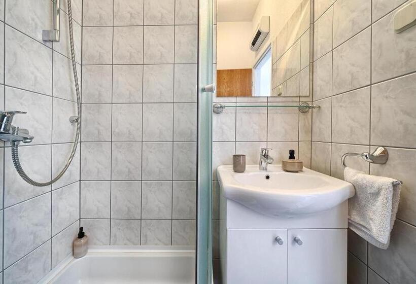 اتاق استاندارد با چشم‌انداز دریا, Apartments Irena