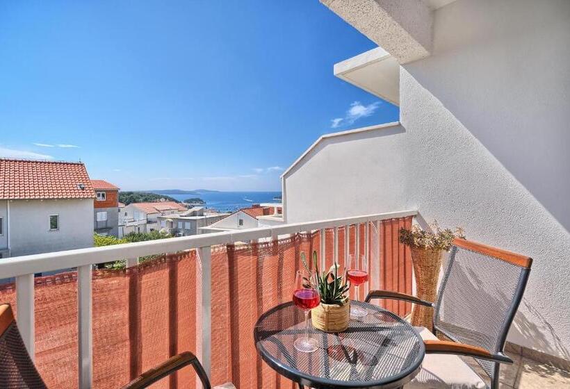 اتاق استاندارد با چشم‌انداز دریا, Apartments Irena
