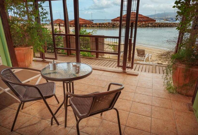 اتاق لوکس, Bakoua Martinique