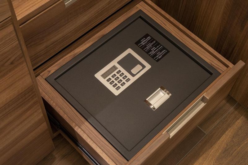 Superior Room, 81 Kovan