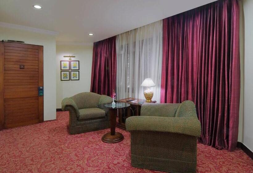اتاق اجرایی, Mayfair Rourkela