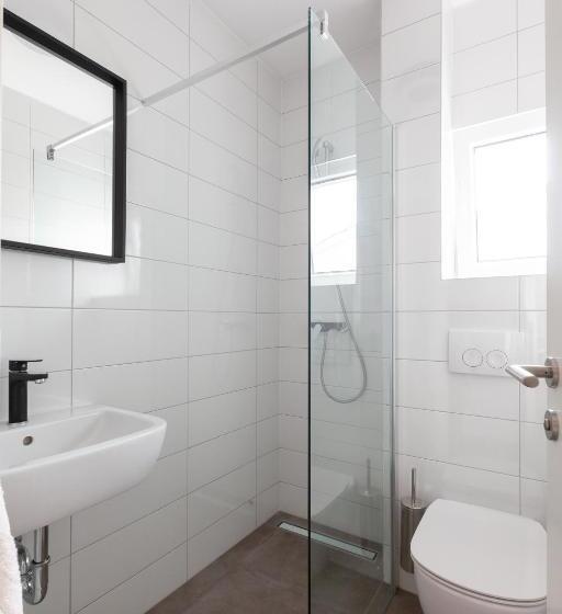 اتاق استاندارد سه نفره, Subtub Hostel Makarska