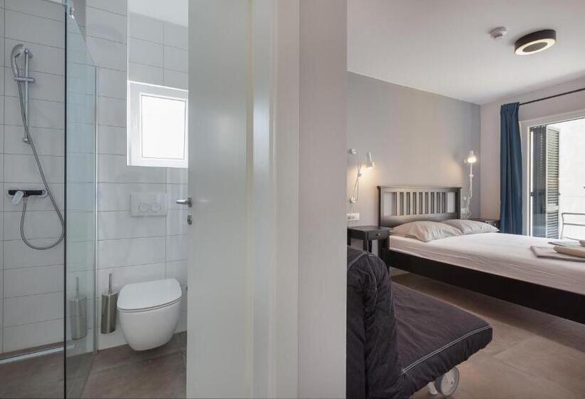 اتاق استاندارد سه نفره, Subtub Hostel Makarska