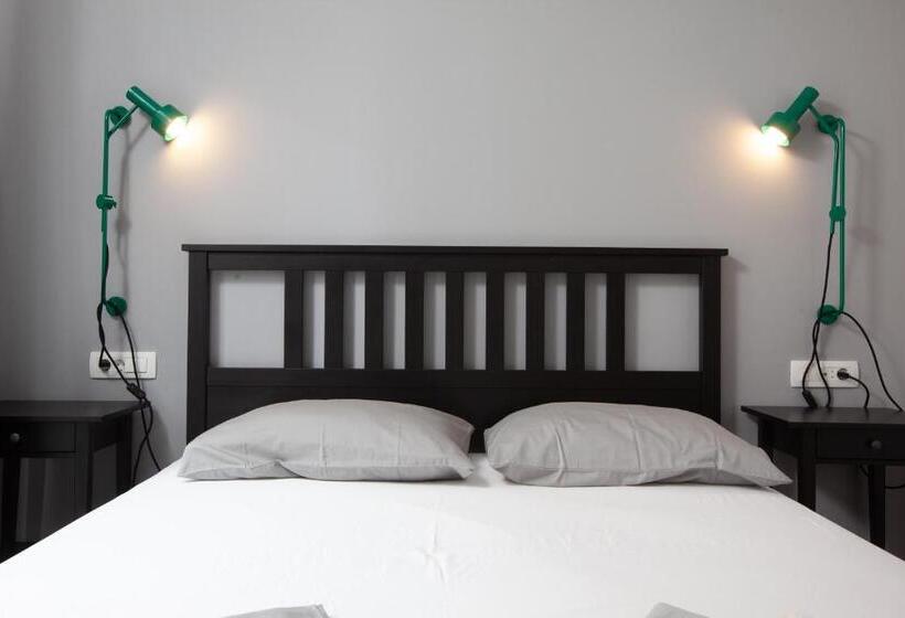 اتاق استاندارد سه نفره, Subtub Hostel Makarska