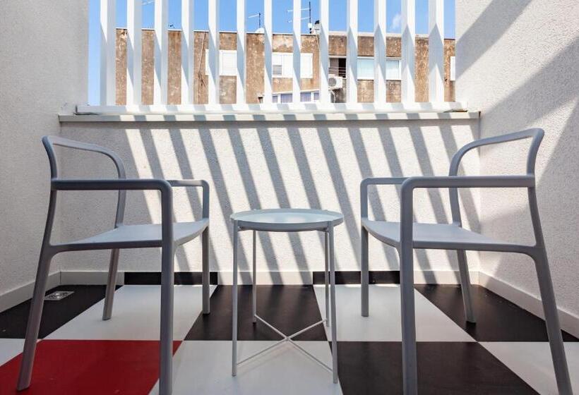 اتاق لوکس با بالکن, Subtub Hostel Makarska