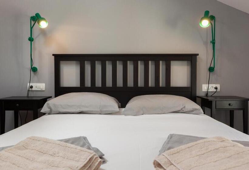 اتاق لوکس با بالکن, Subtub Hostel Makarska