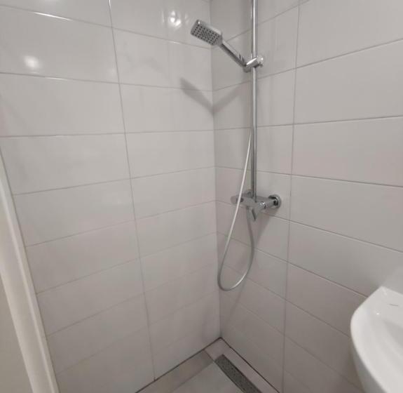 اتاق استاندارد یک نفره, Subtub Hostel Makarska