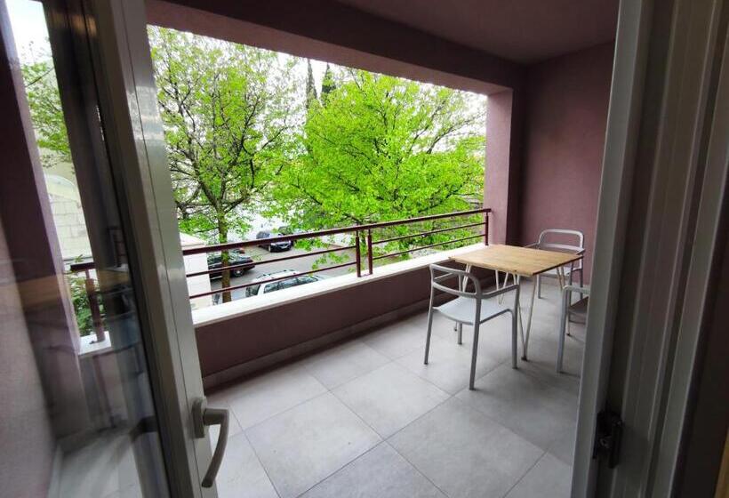 اتاق استاندارد یک نفره, Subtub Hostel Makarska
