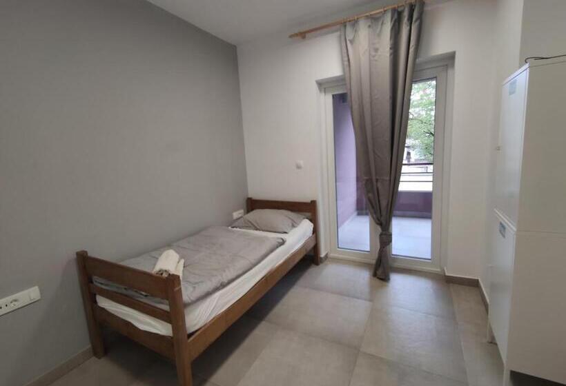اتاق استاندارد یک نفره, Subtub Hostel Makarska