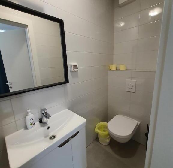 اتاق استاندارد, Subtub Hostel Makarska