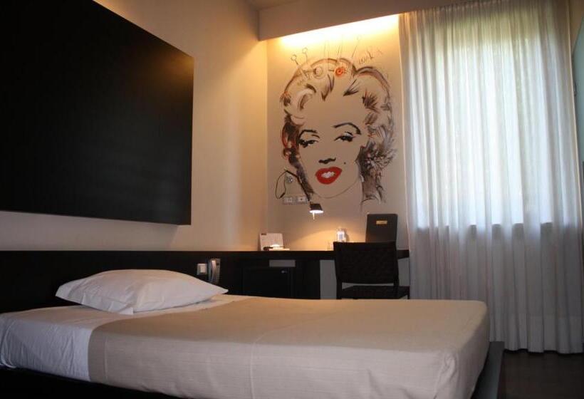 اتاق استاندارد یک نفره, Art Hotel Udine