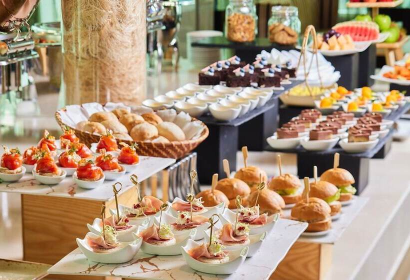 اتاق اجرایی, Eastin Grand Hotel Sathorn
